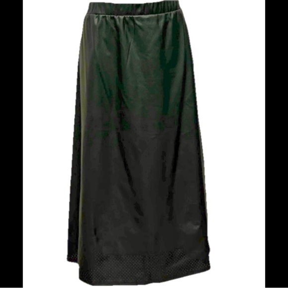 ✳️Perforated Vegan leather skirt - Picture 1 of 9